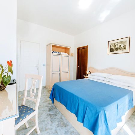 Hotel Villa D'Orta Искья Экстерьер фото